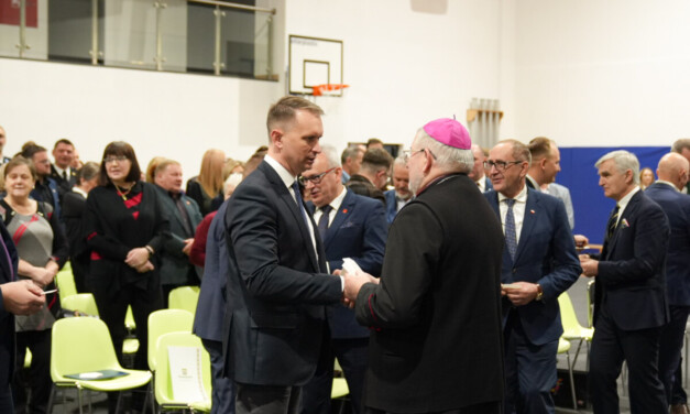 Relacja z samorządowego spotkania opłatkowego w Augustowie.