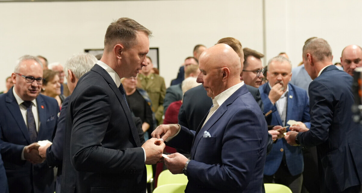 Relacja z samorządowego spotkania opłatkowego w Augustowie.