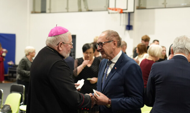 Relacja z samorządowego spotkania opłatkowego w Augustowie.