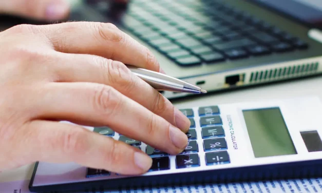 Minimalna składka na ubezpieczenie zdrowotne w 2026 r. dla przedsiębiorców opodatkowanych na zasadach ogólnych lub w formie karty podatkowej