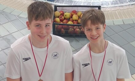 Augustowscy pływacy na podium w Olecku. Świetne rekordy życiowe na zawodach „Olecki Plusk”