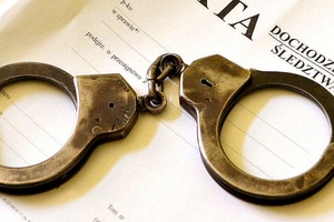 SZUKAŁ JEDZENIA – ODPOWIE ZA KRADZIEŻ Z WŁAMANIEM I ZNISZCZENIE MIENIA