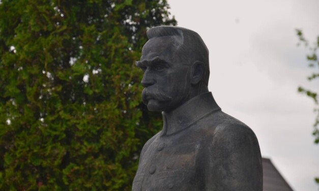 W Augustowie upamiętniono 91. rocznicę śmierci Marszałka Józefa Piłsudskiego