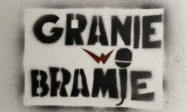 Muzyka, lato i dziedziniec MDK. W czerwcu wraca „Granie w bramie”